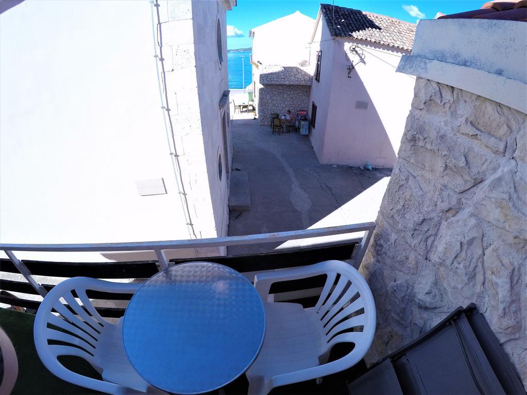 Peach Apartment'S Repic Bibinje Luaran gambar