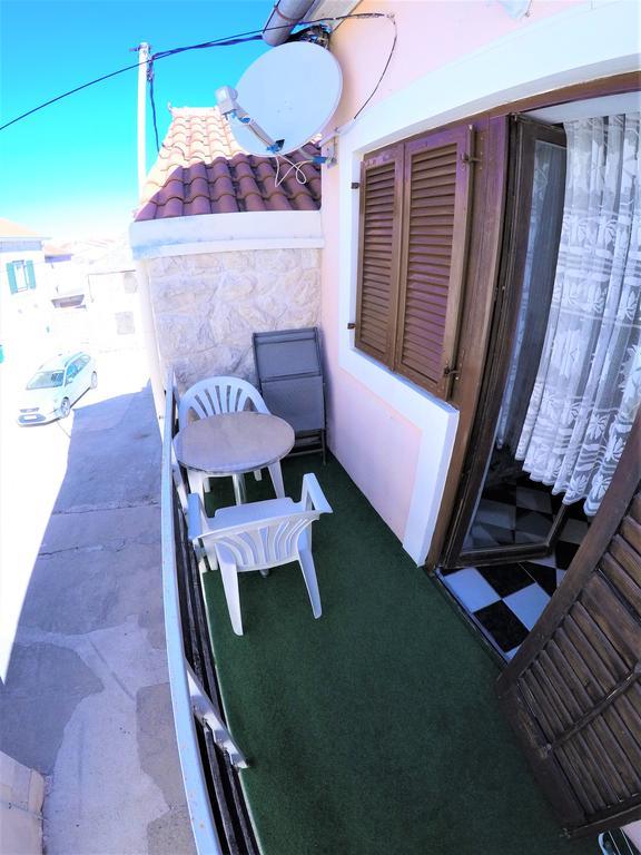 Peach Apartment'S Repic Bibinje Luaran gambar
